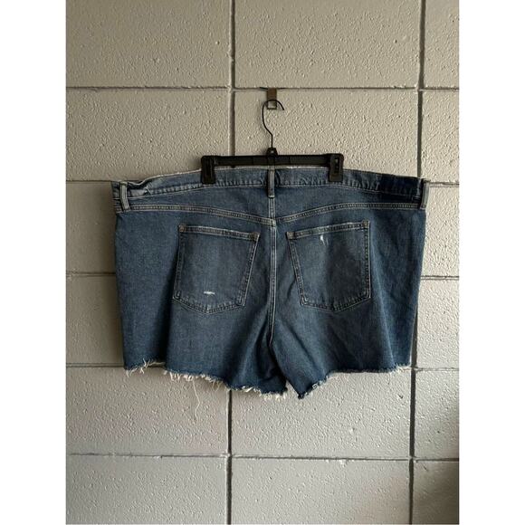 NWT Women Plus Size Abercrombie & Fitch the 4” Mom High Rise Shorts Size 37 | 24 - Picture 3 of 4